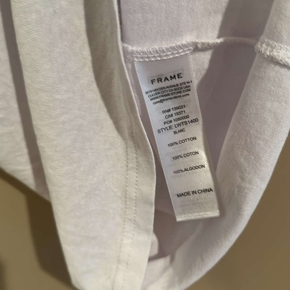 FRAME Padded Shoulder V-Neck T-Shirt - Picture 7 of 7